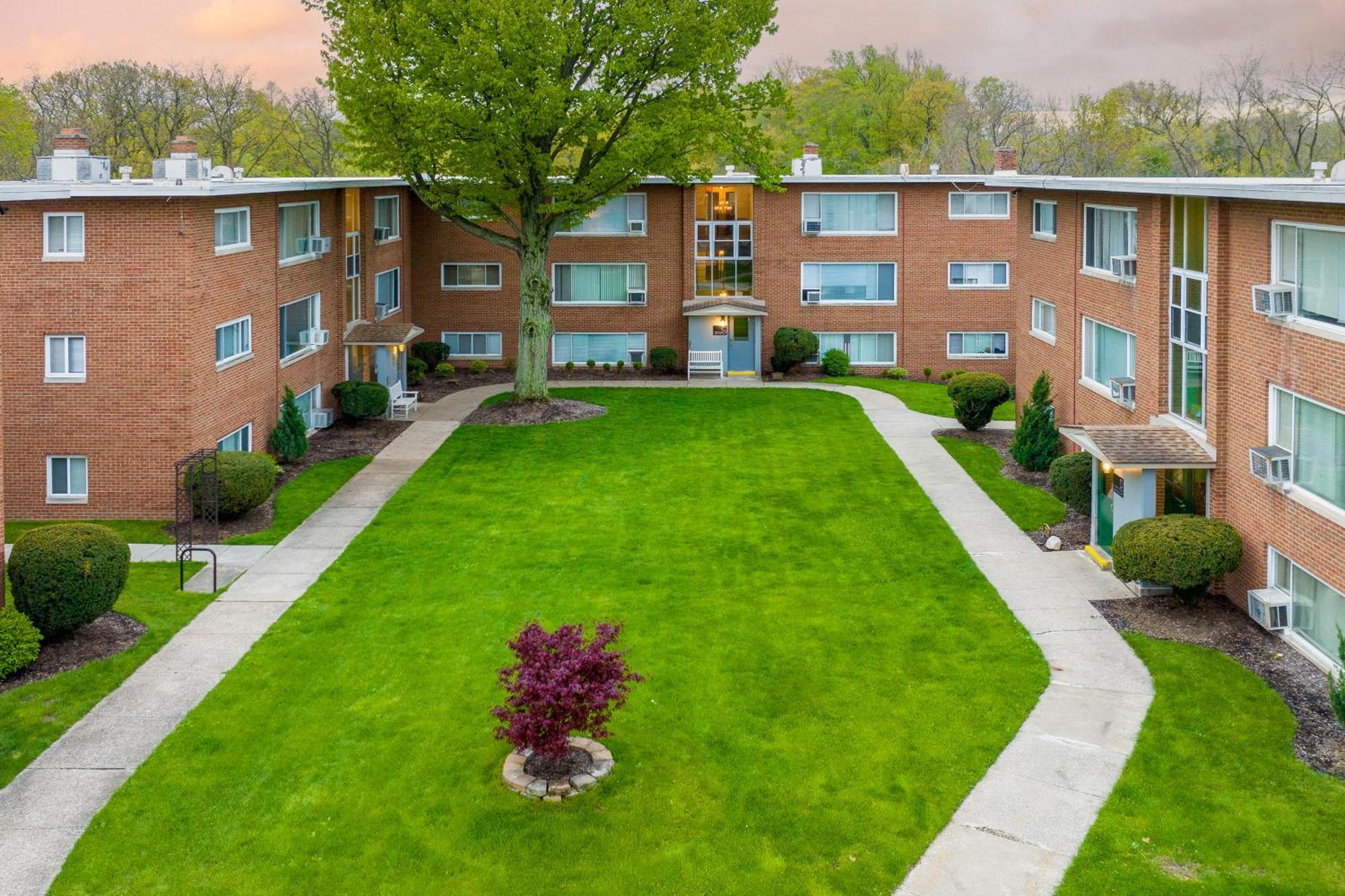 Georgetown Villas 3-2C Close To Cleveland Airport And Fairview Hospital Ideal For Long Stays! Fairview Park Экстерьер фото